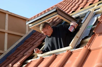 Pose de fenêtres de toit Velux à Antoigné